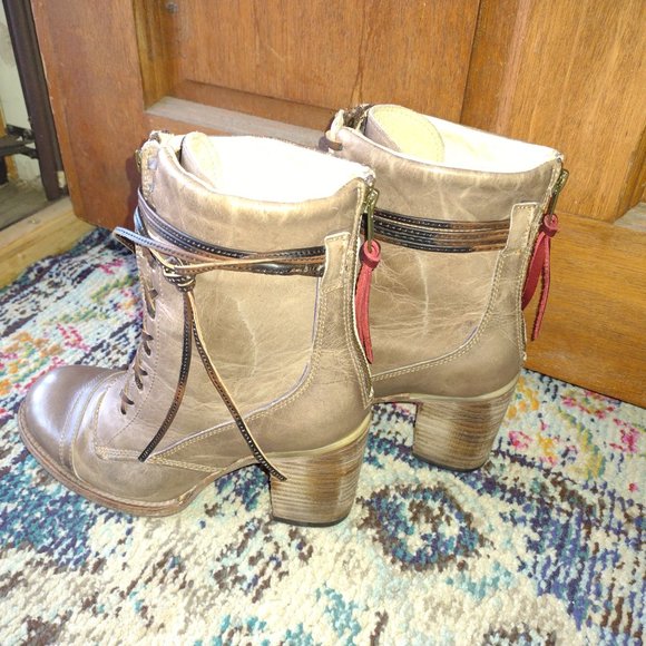 Freebird Bailey Boots - Picture 13 of 14